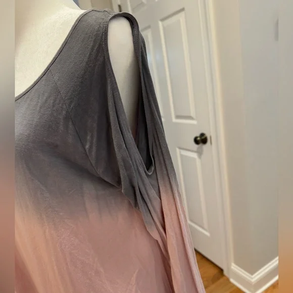 American Eagle Soft & Sexy Ombre Cold Shoulder Top - Picture 3 of 9
